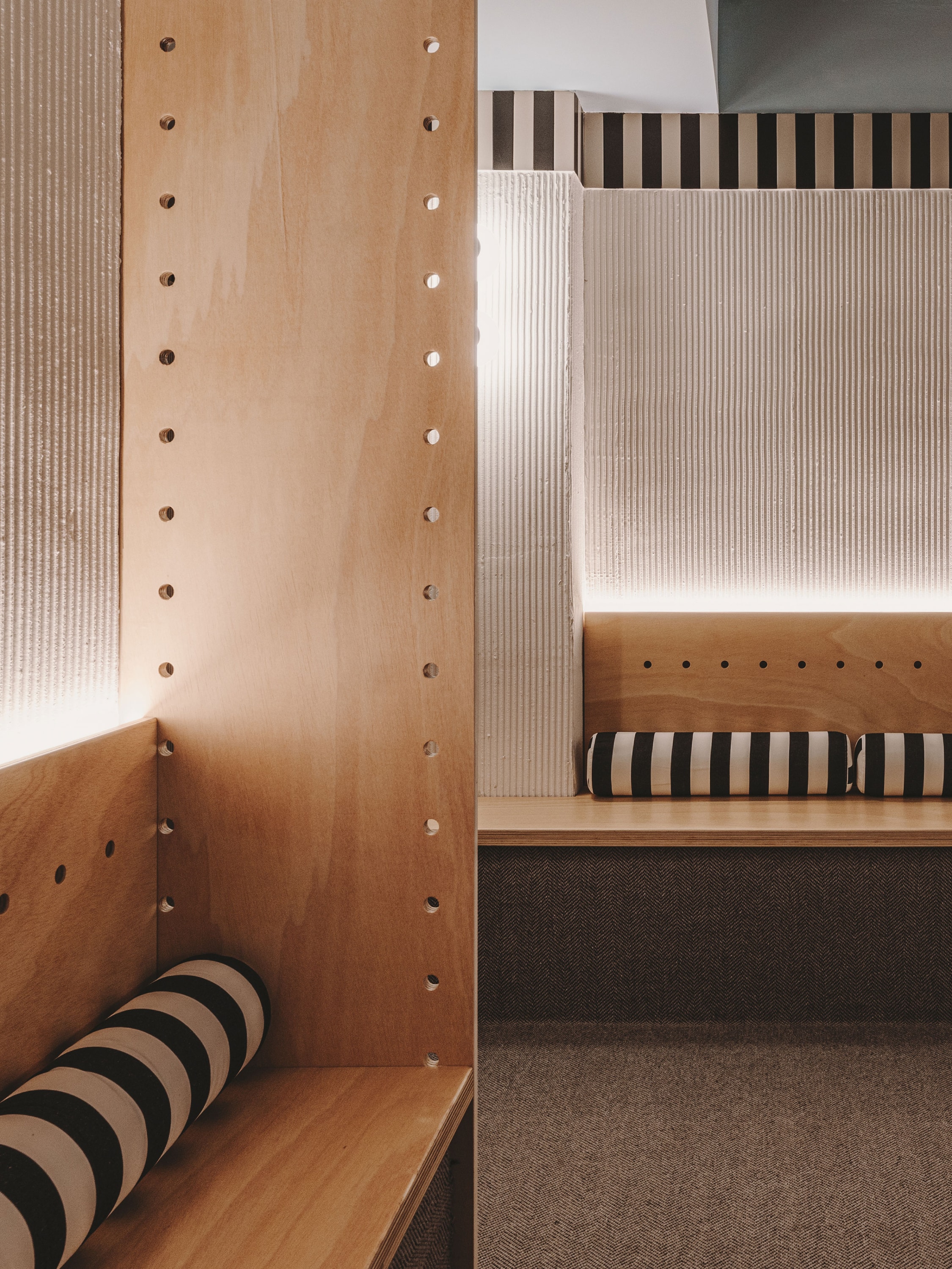 Carpinteria Valencia Madera svg+xml;charset=utf