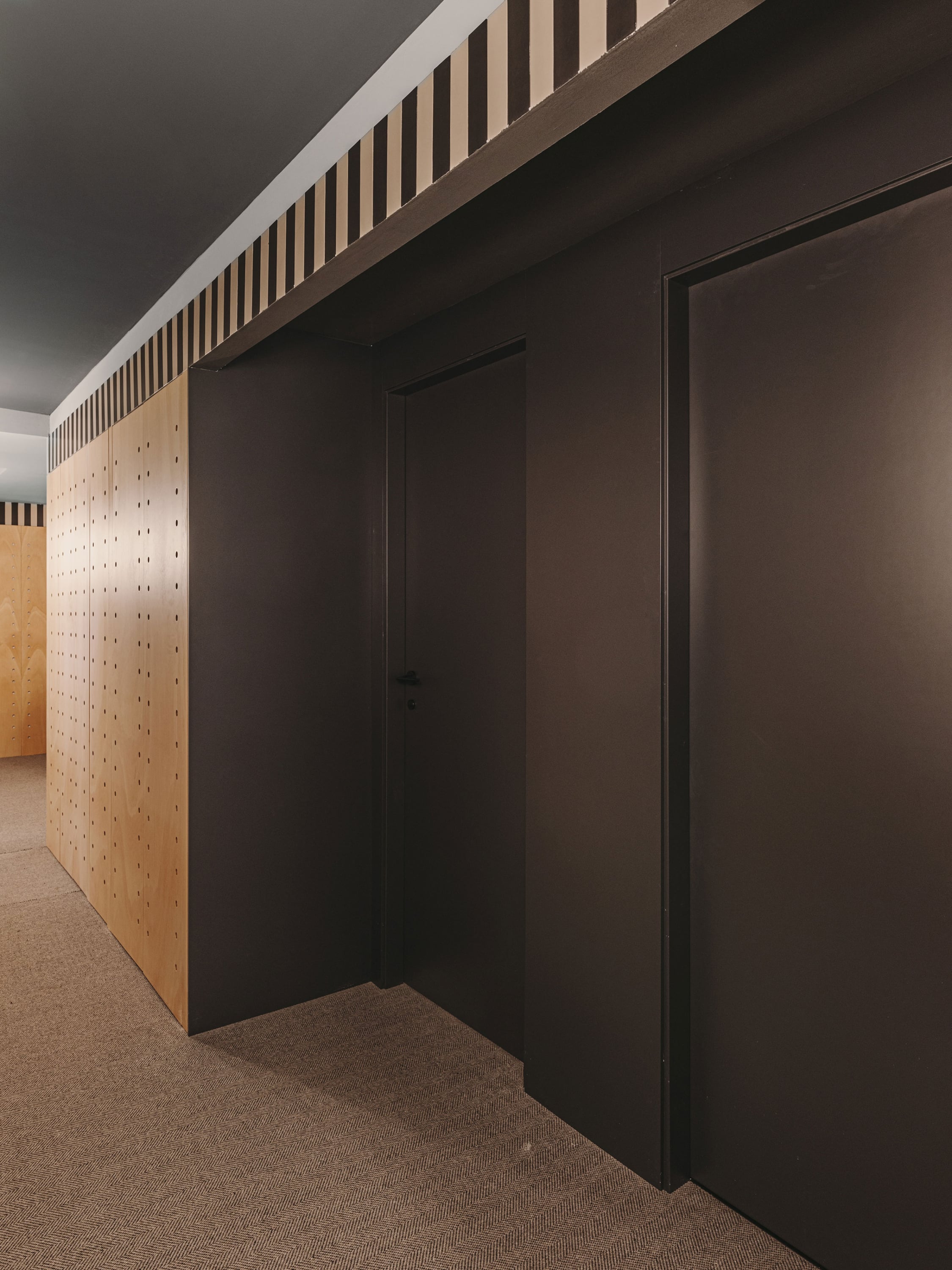 Carpinteria Valencia Madera svg+xml;charset=utf